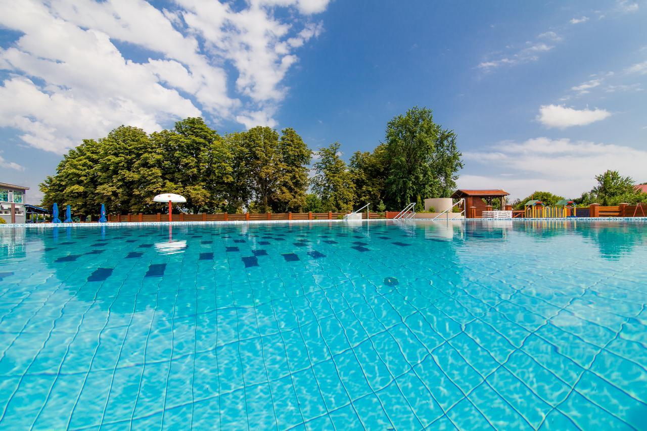 Zinedine Sport-Hotel Uschhorod Exterior foto